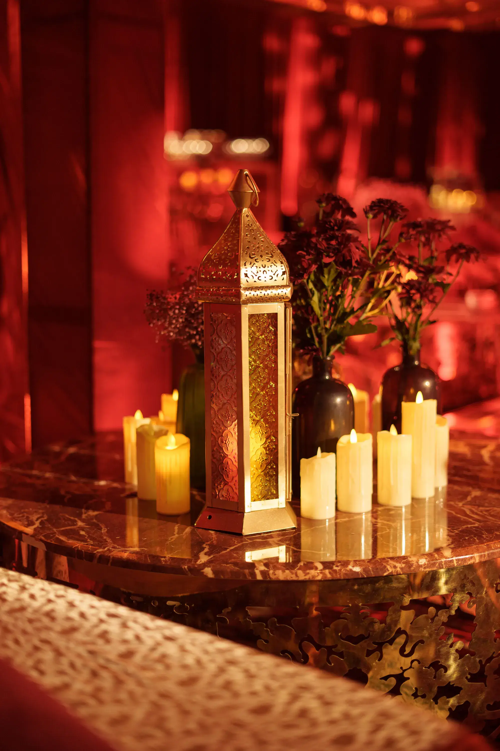 Candlelit lantern styling for an evening celebration